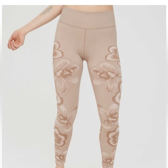 Beige Floral Leggings by aerie - Picture 2 of 4